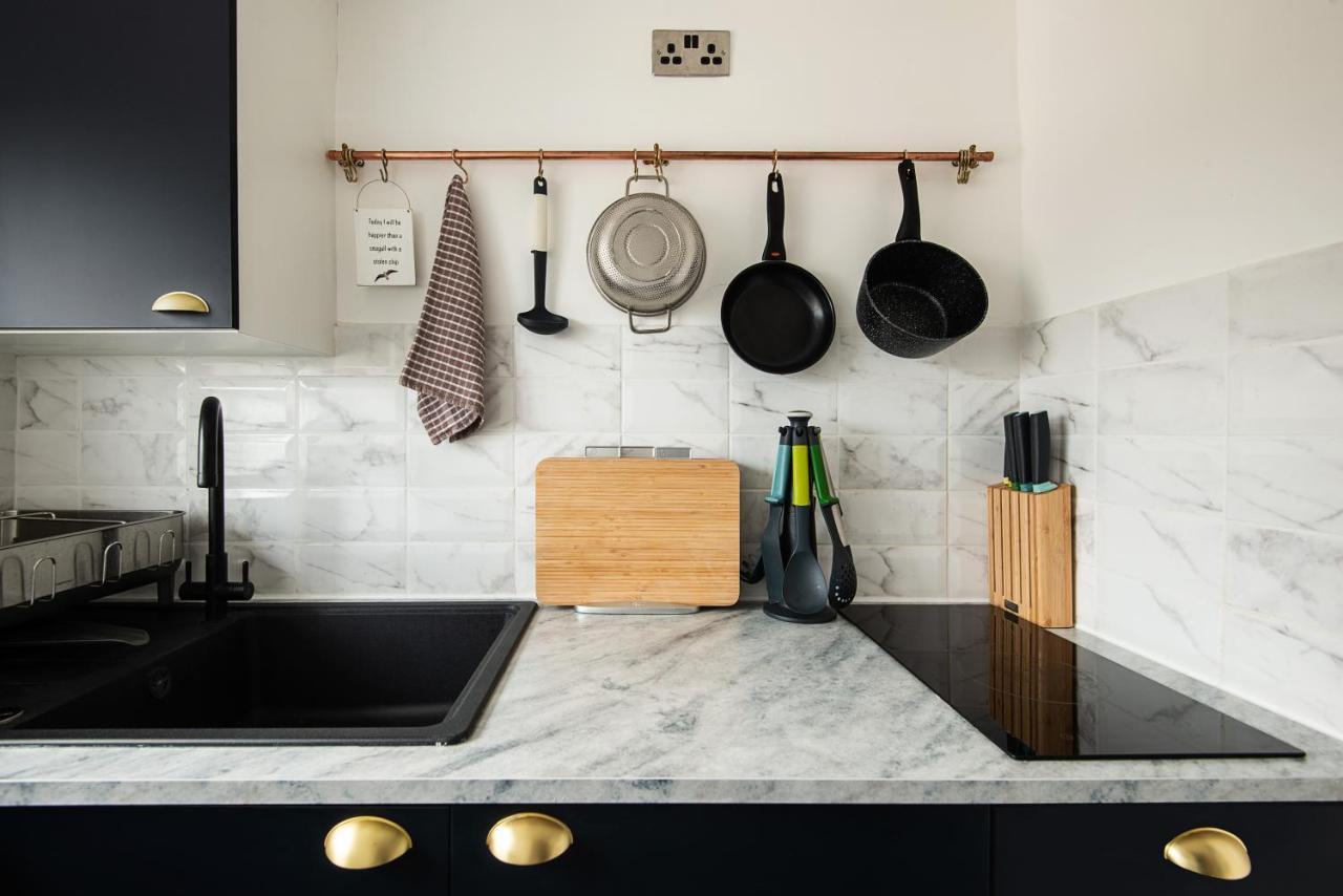 Newly Renovated One-bedroom, 99 Steps To The Sea * Brighton