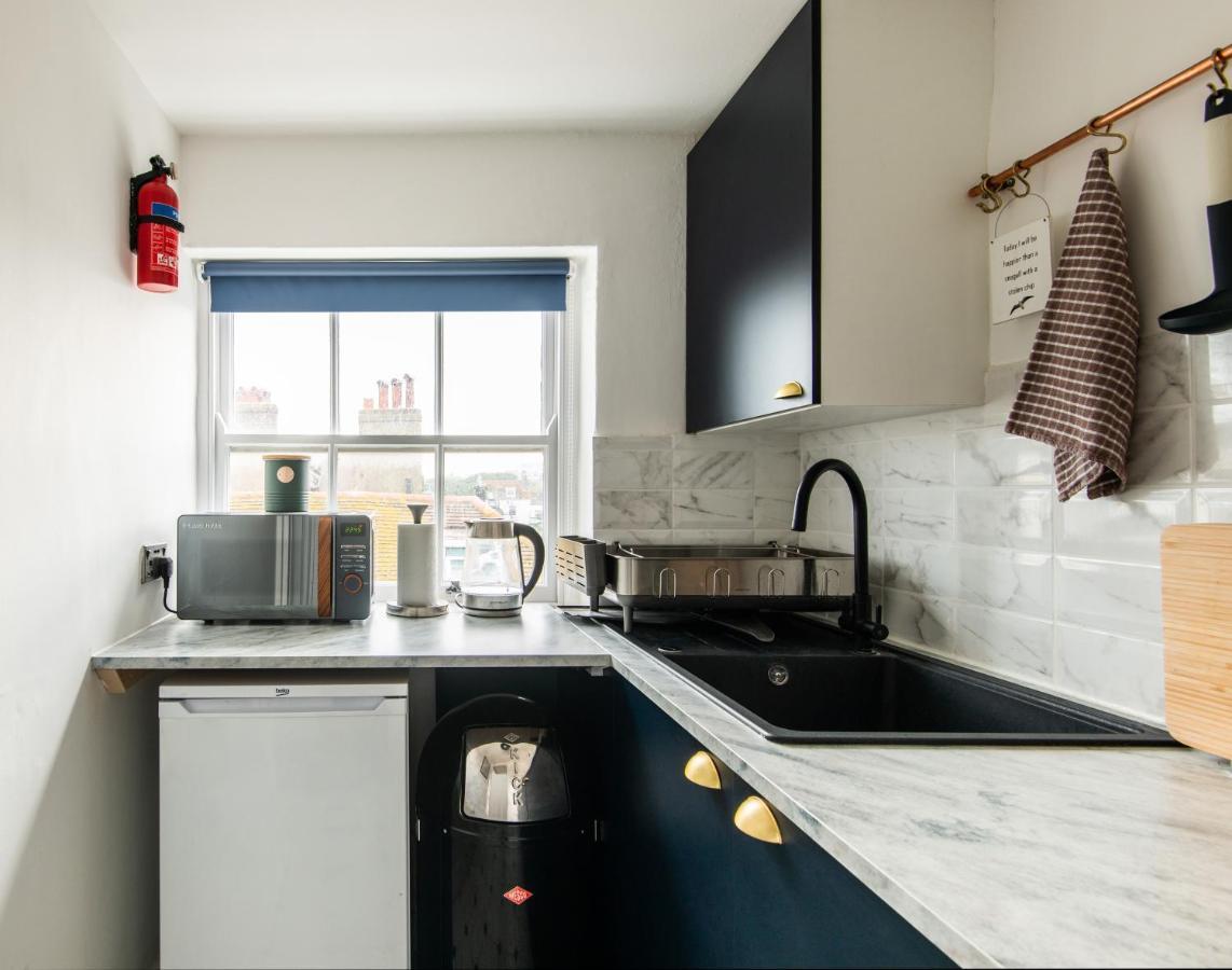 Newly Renovated One-bedroom, 99 Steps To The Sea