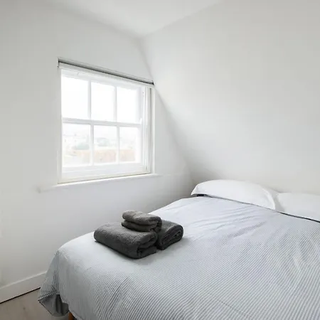 Newly Renovated Central One-Bedroom, 99 Steps To The Sea Brighton Exterior photo