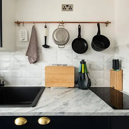 Newly Renovated Central One-Bedroom, 99 Steps To The Sea Brighton Exterior photo