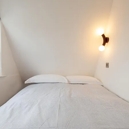 Newly Renovated Central One-Bedroom, 99 Steps To The Sea Brighton Exterior photo
