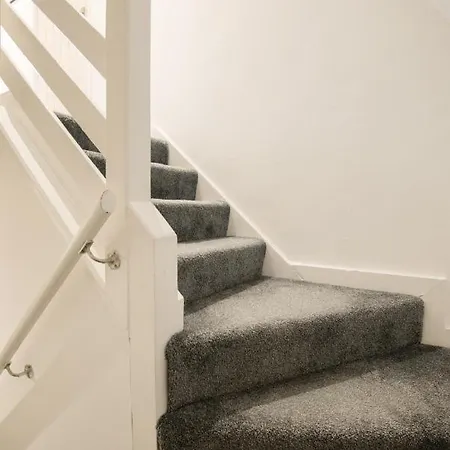 Newly Renovated Central One-Bedroom, 99 Steps To The Sea Brighton Exterior photo